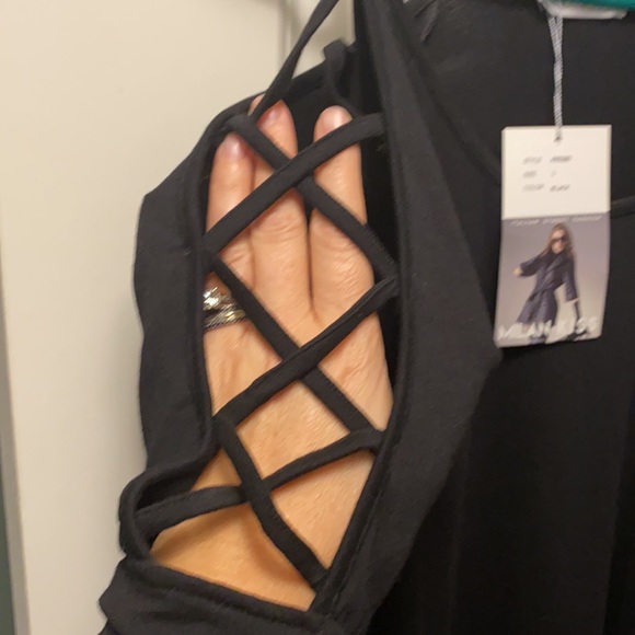 Black tunic with cut out arm detail - Picture 2 of 3